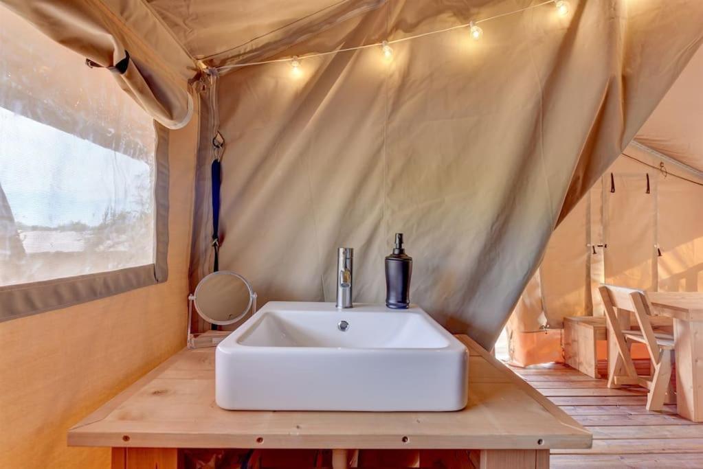 12 Fires Luxury Glamping With Heating #3 호텔 존슨 시티 외부 사진